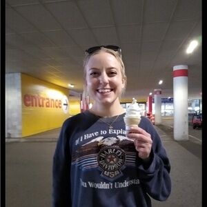 Meet your Posher, Danielle